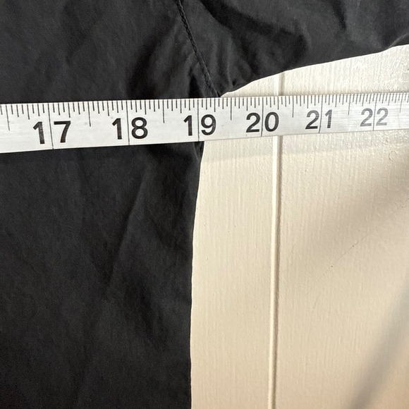 DEVEAUX New York Black V Neck‎ Button Detail 3/4 Sleeve Top Women Size 2 - Picture 5 of 7